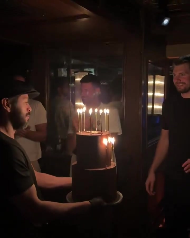 旺财28登录-😍东契奇和德约科维奇一同庆祝生日 还有性感舞女表演